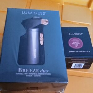 Luminess Breeze Duo Airbrush in Black and Gold With Medium Cosmetic Makeup